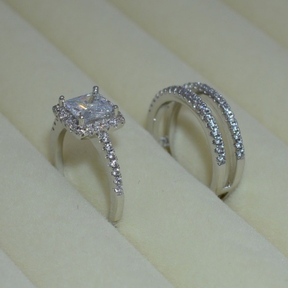 2 Pcs Princess Stackable Engagement Wedding Rings - Picture 3 of 4
